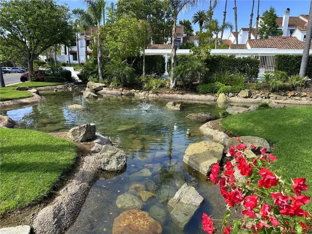 19311 Sunray Lane 104, Huntington Beach