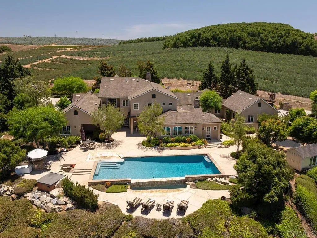 32110 Dos Ninas, Bonsall