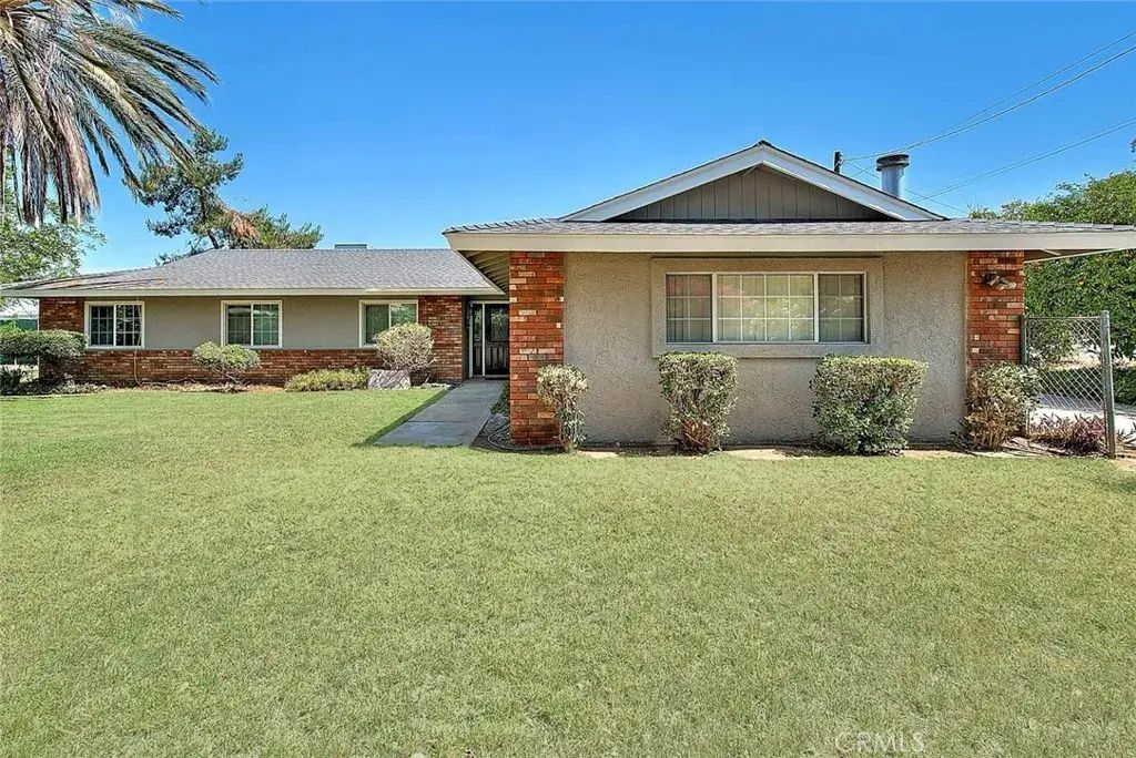18460 Hibiscus Avenue, Riverside