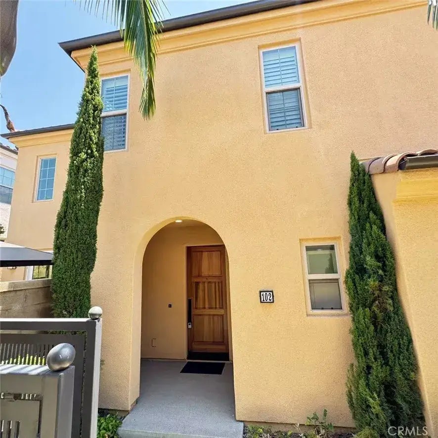 102 Holly Springs, Irvine