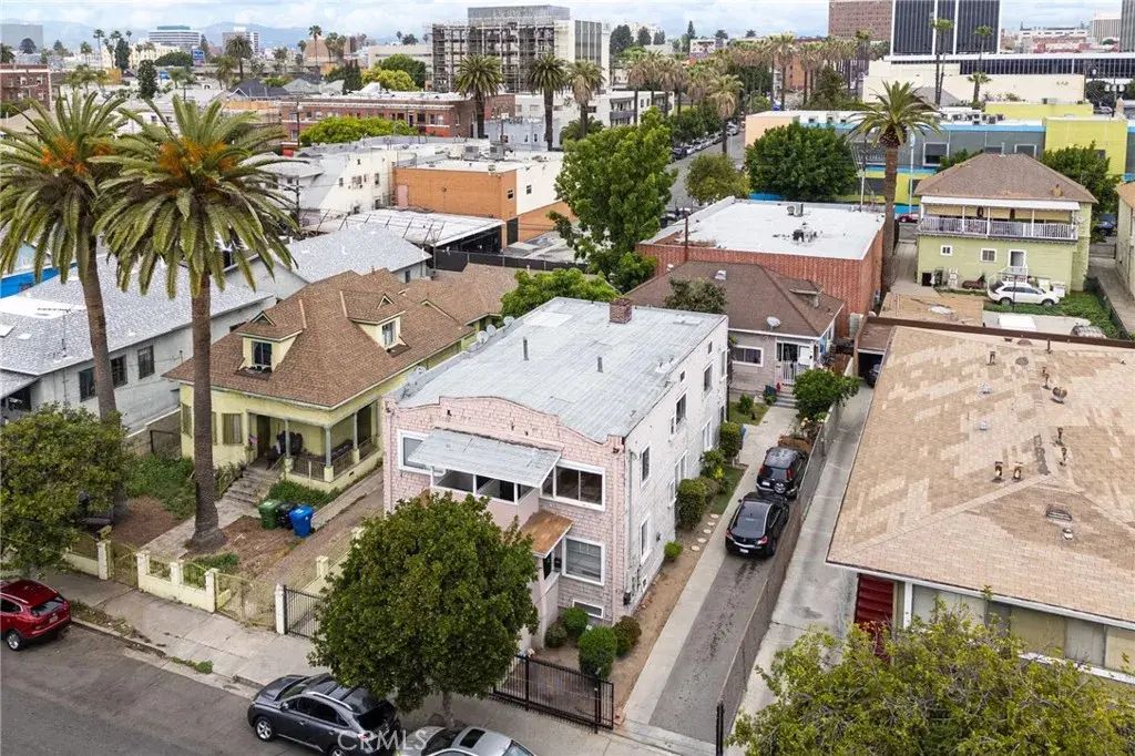 1631 W 11th Place, Los Angeles