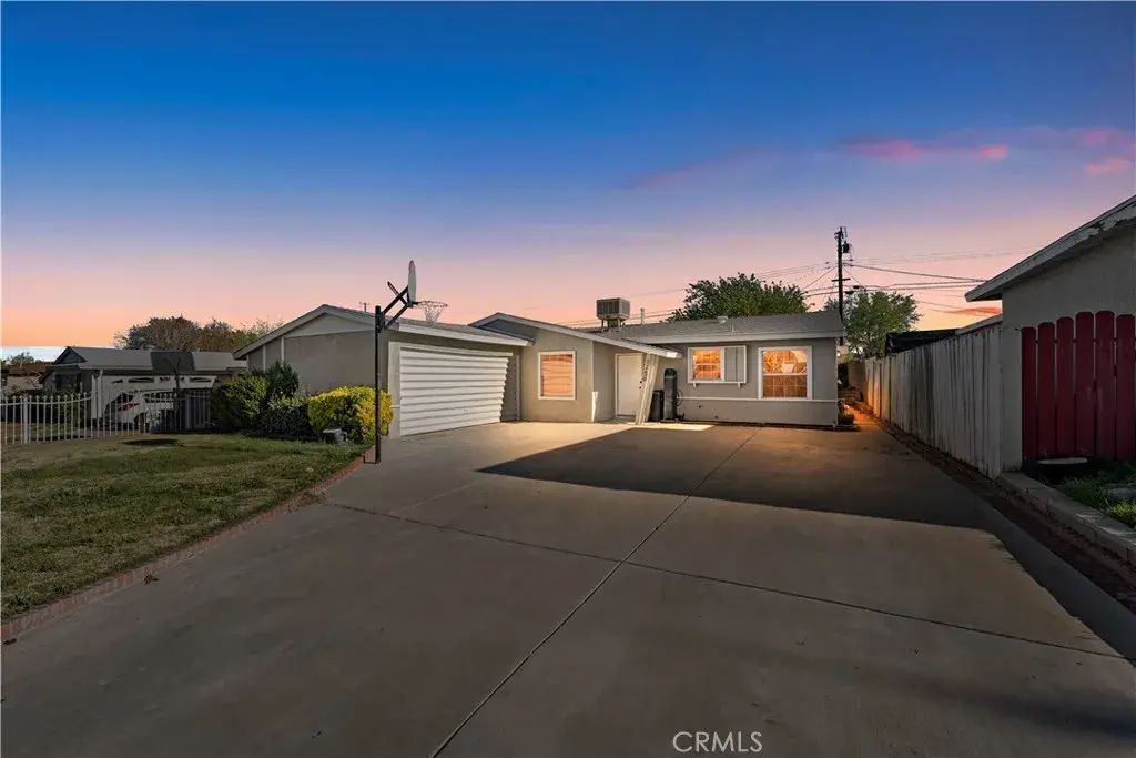 1250 E Avenue R3, Palmdale