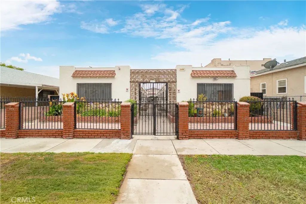 1432 Gaviota Avenue, Long Beach