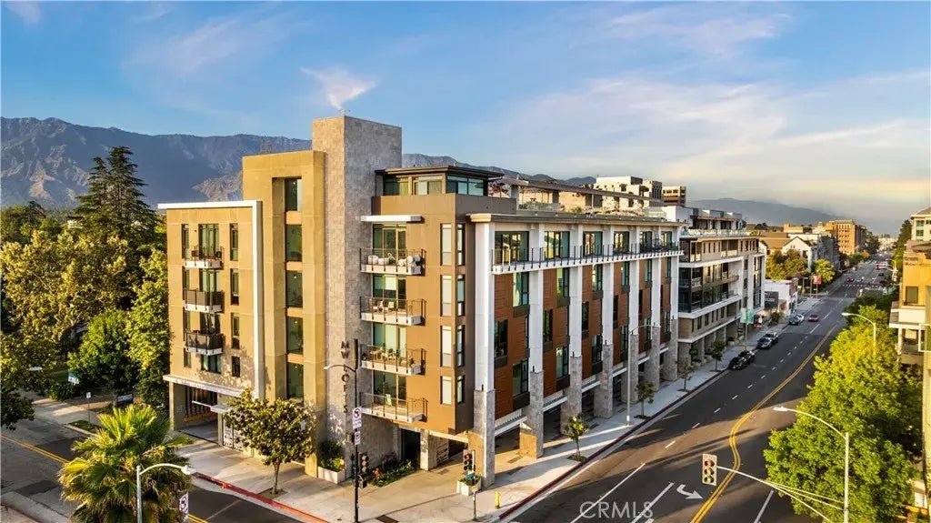 709 E Walnut Street 219, Pasadena