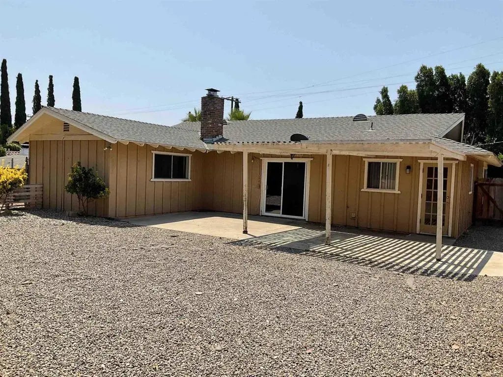 1110 E Alvarado Street, Fallbrook