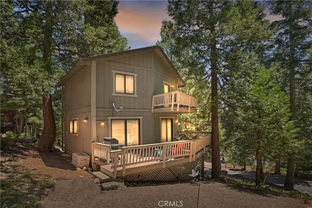 305 Cedarbrook Drive, Twin Peaks