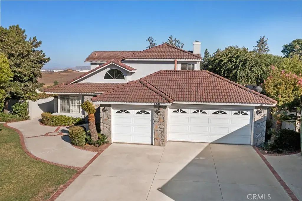 646 Lakewood Drive, Riverside