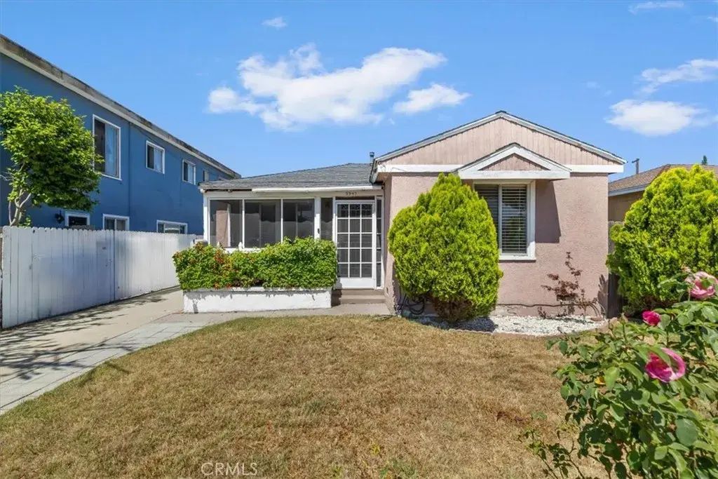 5943 Gardenia Avenue, Long Beach