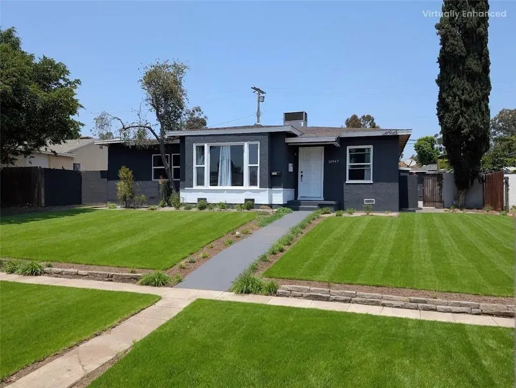 14947 Chatsworth Street, Mission Hills (san Fernando)