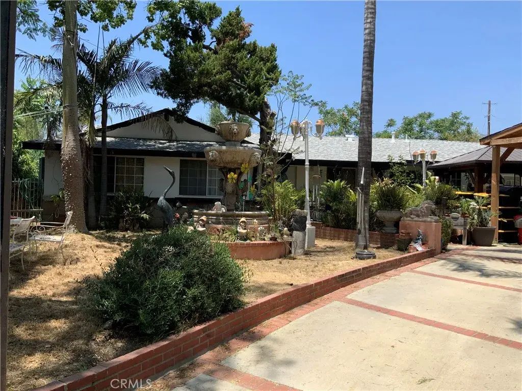14401 Lakeside Street, Sylmar