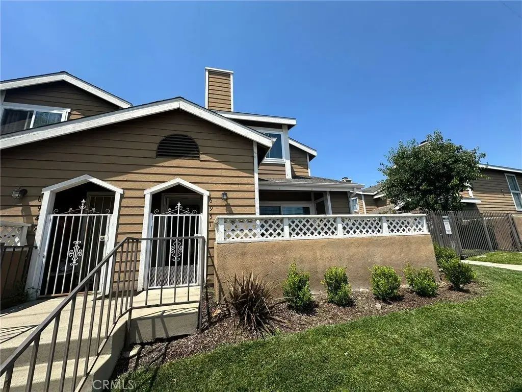 6951 E Gage Avenue, Commerce