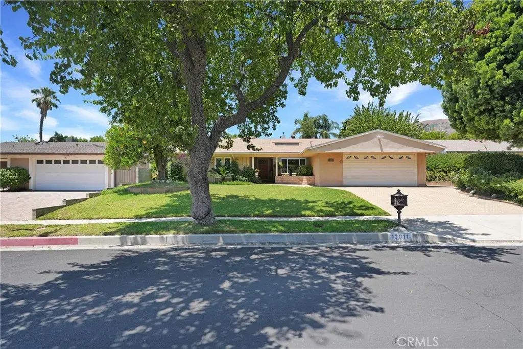 13011 Barto Dr, Granada Hills