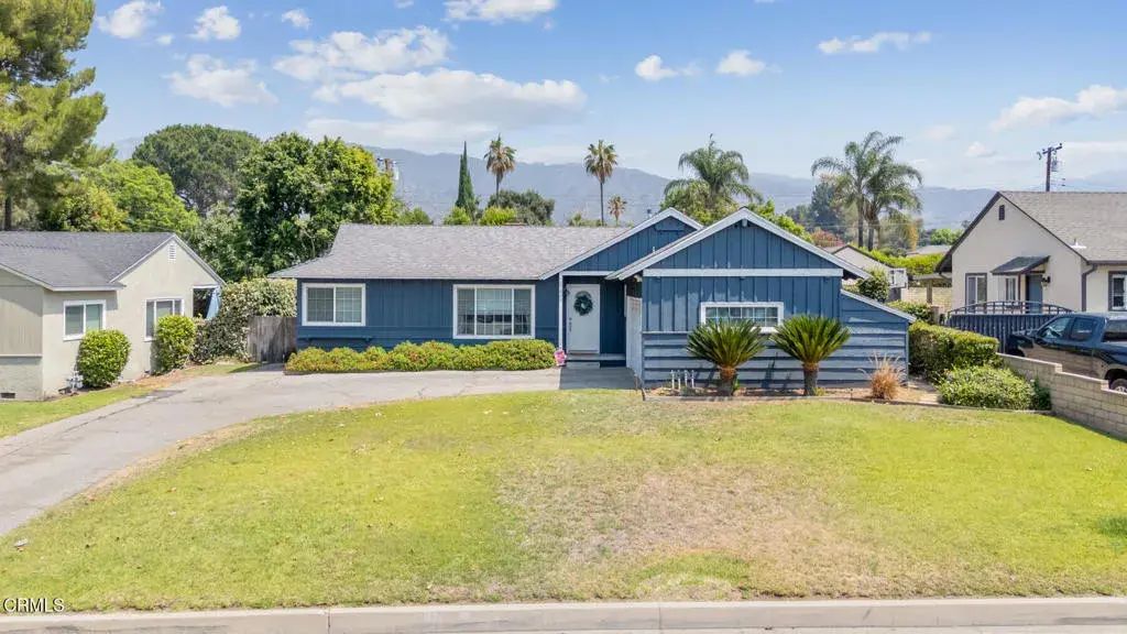 409 E Carroll Avenue, Glendora