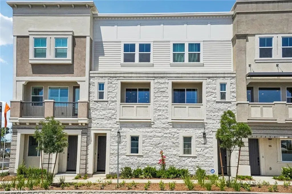 107 N First Avenue, Upland