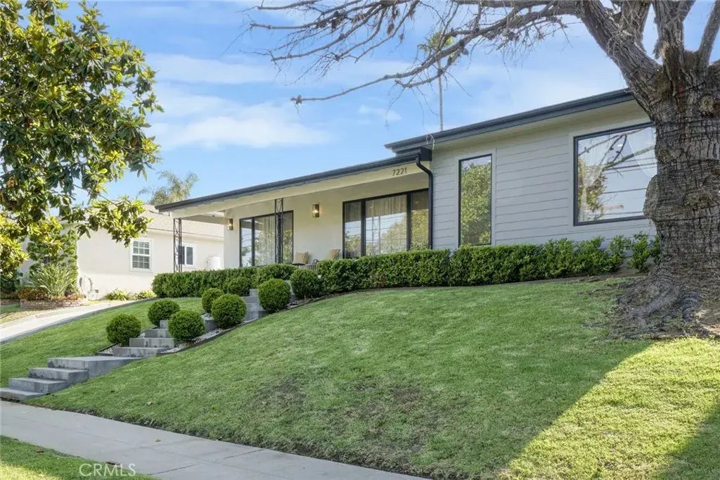 7221 Arizona Ave, Los Angeles