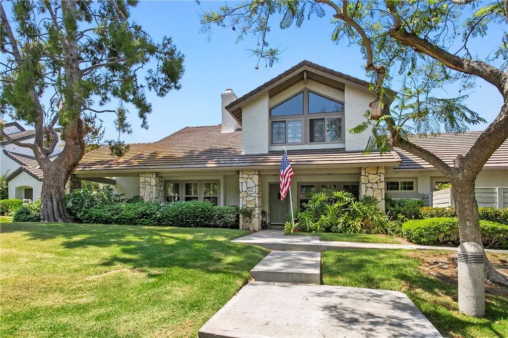 422 E Yale Loop 32, Irvine