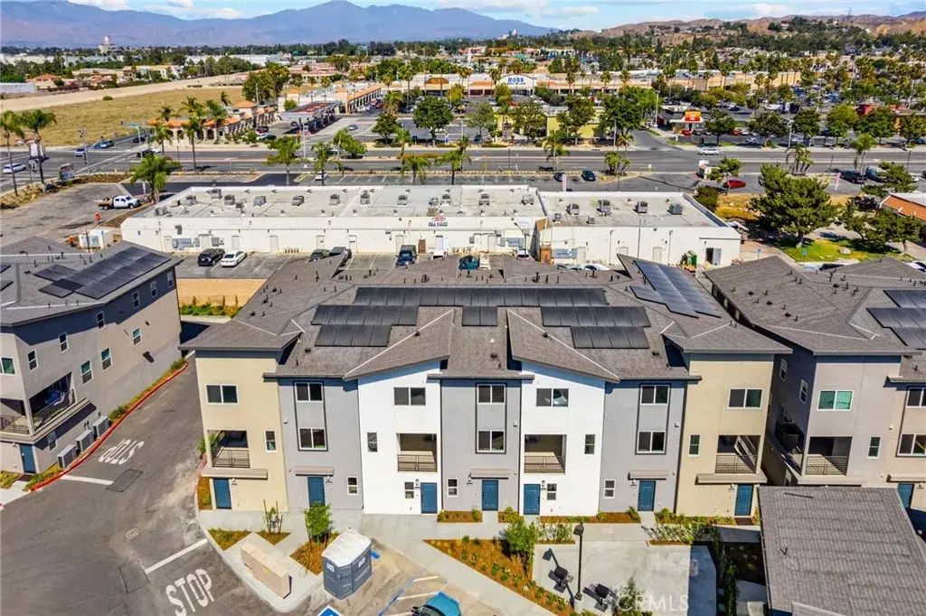 1178 Santo Antonio Drive, Colton