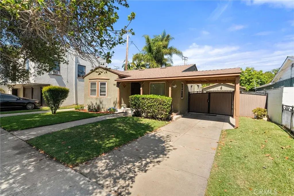 1876 Oregon Avenue, Long Beach