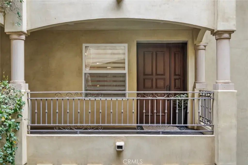 12044 Hoffman Street 204, Studio City