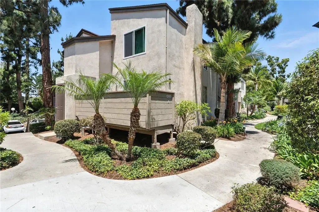 1310 Cabrillo Park Drive J, Santa Ana