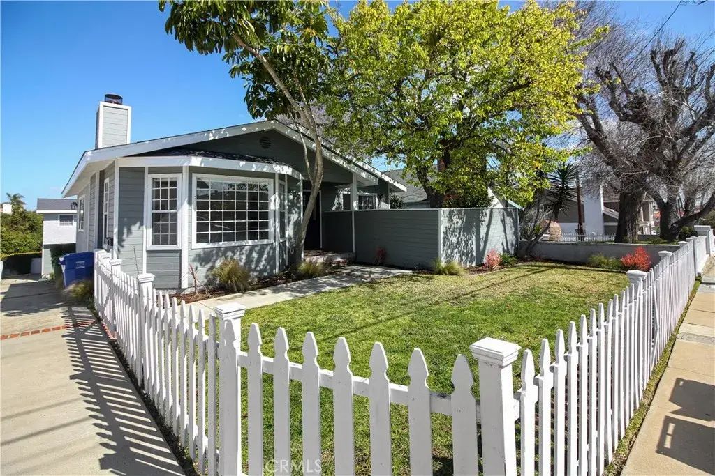 1933 Voorhees Avenue A, Redondo Beach