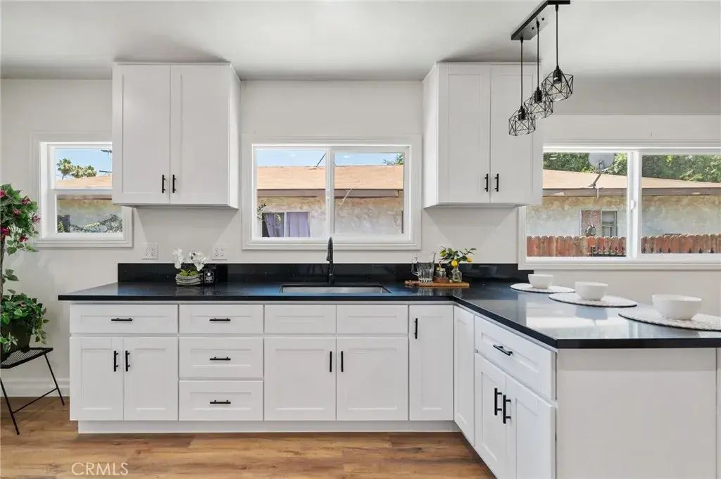 637 W 105th Street, Los Angeles