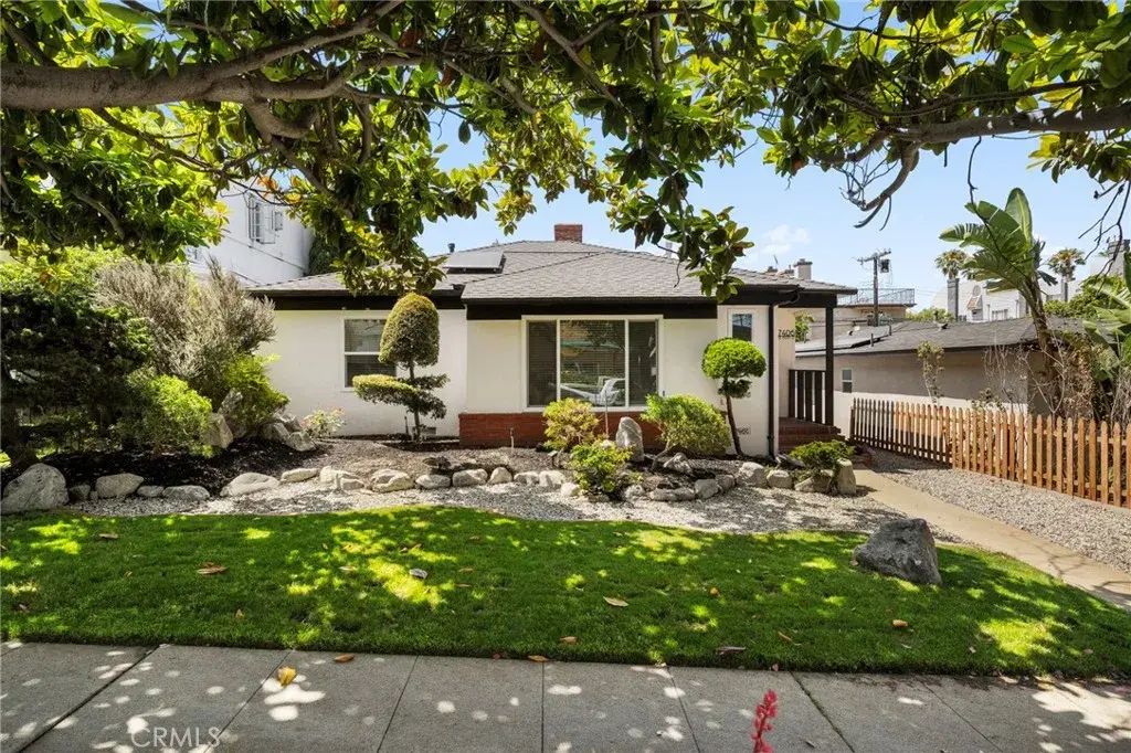 7406 W 85th Street, Los Angeles