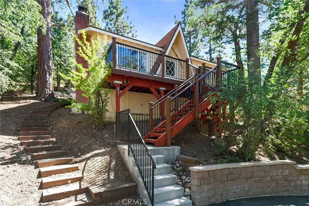 865 Villa Grove Avenue, Big Bear Lake