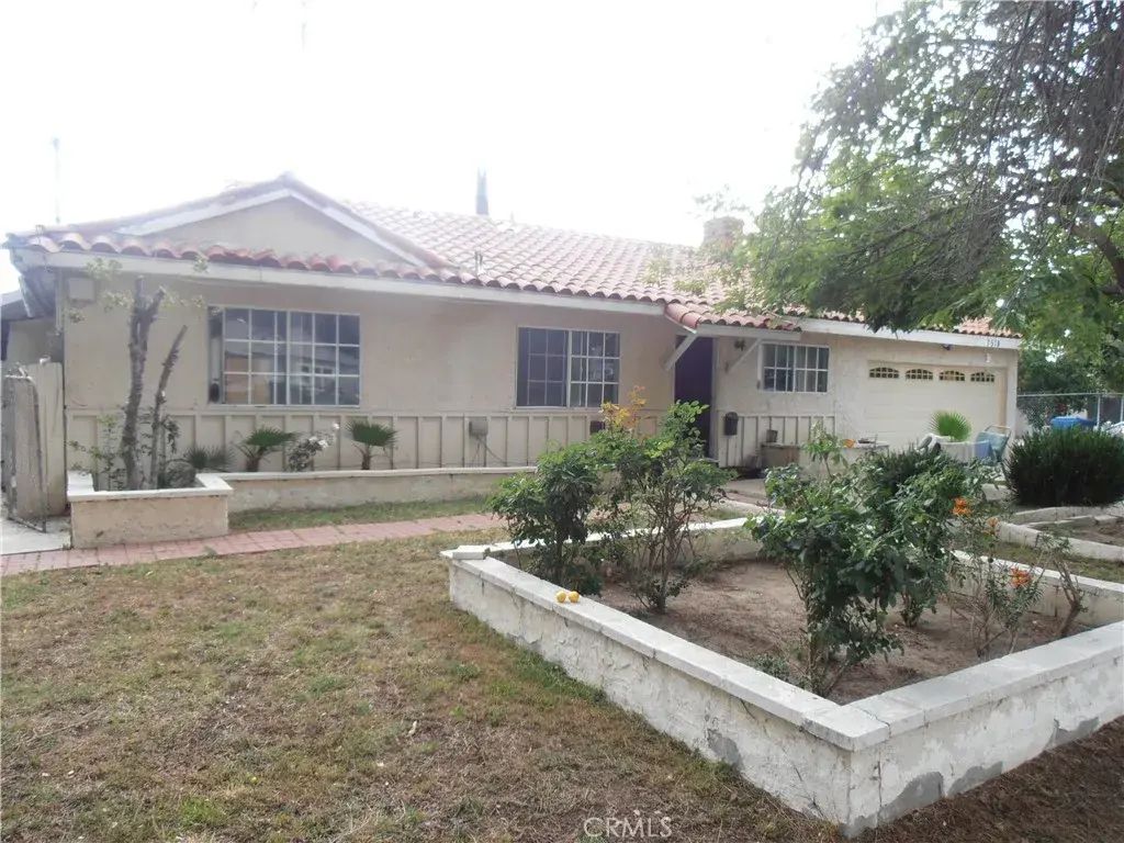 7518 Beckford Avenue, Reseda