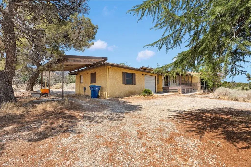 555 Mesquite Road, Pinon Hills