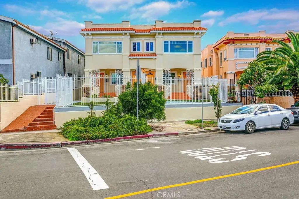 212 S Hoover Street, Los Angeles