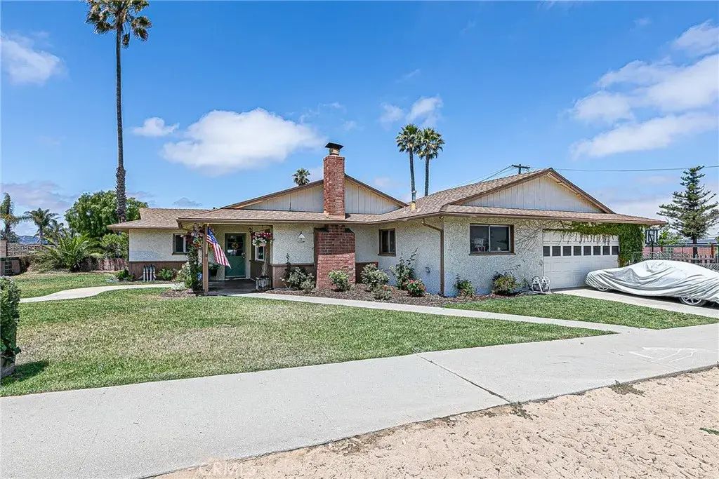 271 Ross Lane, Santa Maria