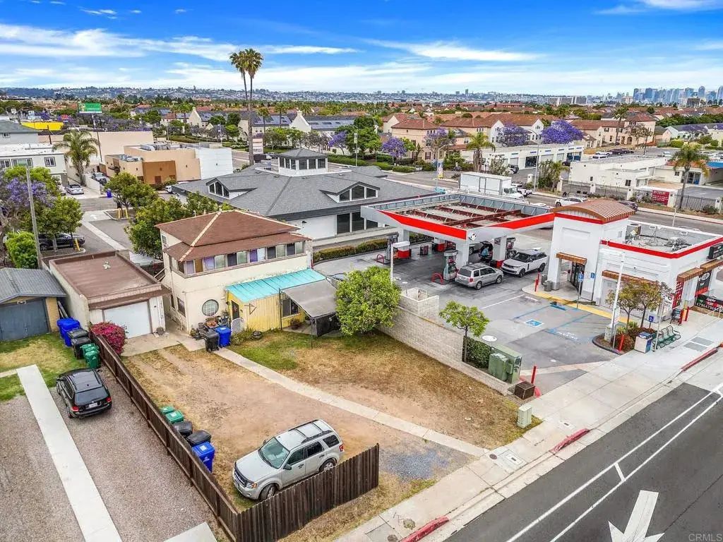 3018 Nimitz Boulevard, 