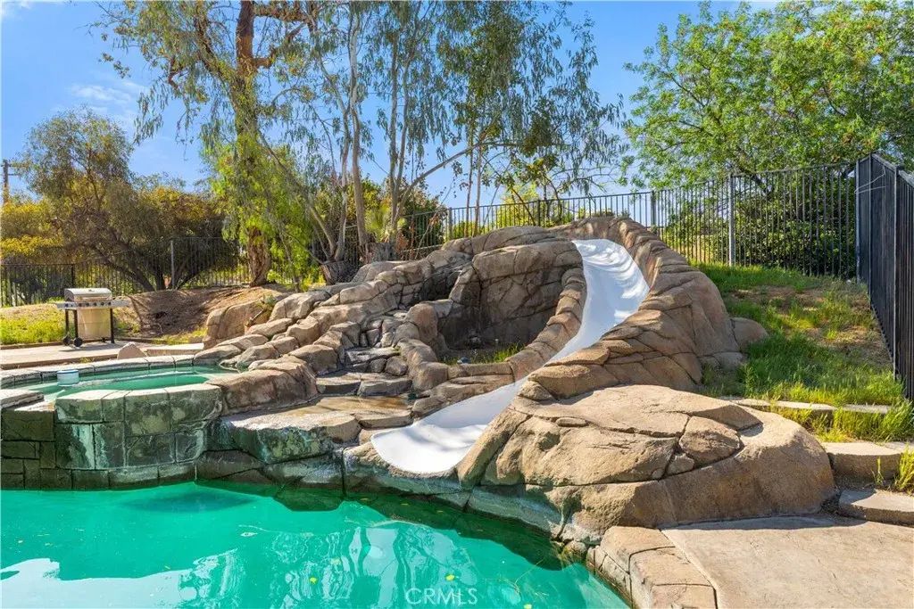15720 Golden Star Avenue, Riverside