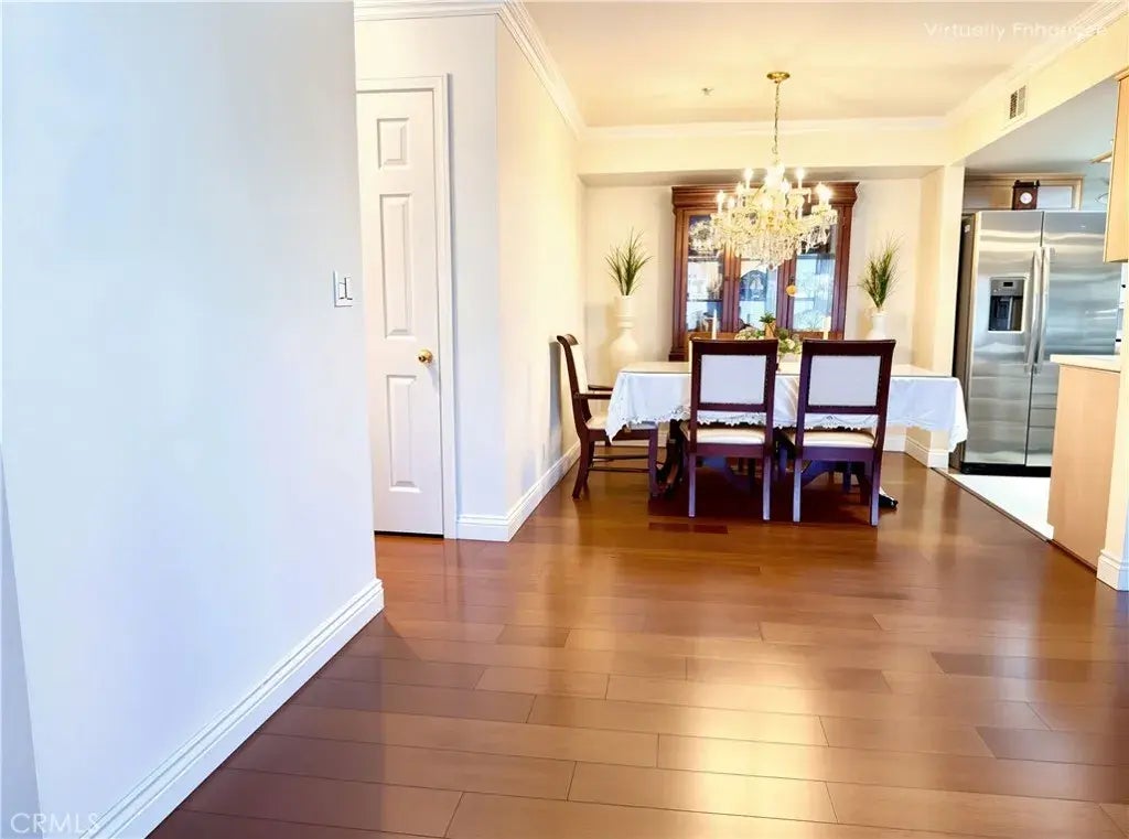 116 W Maple Street 18, Glendale