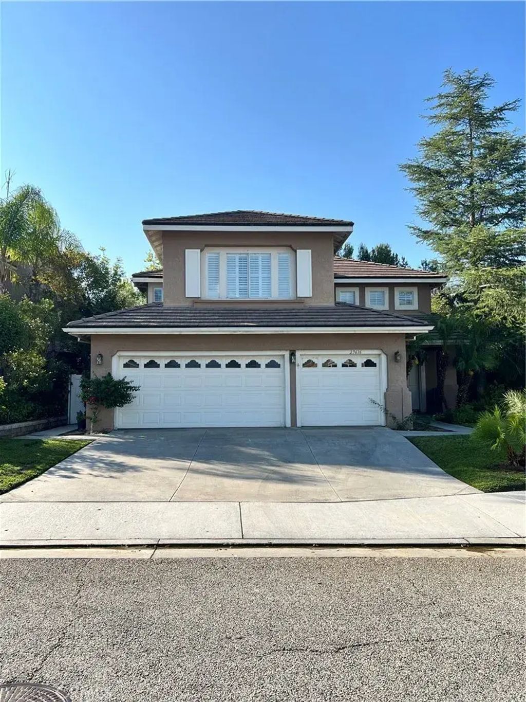 23616 Clearidge Drive, Valencia