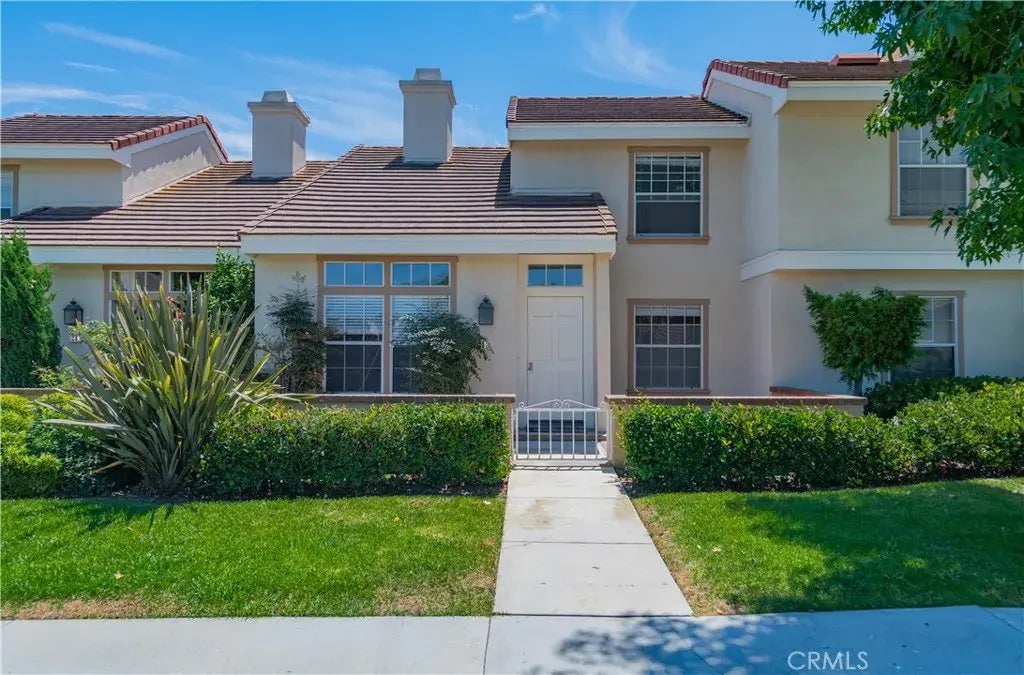 22 Oxford 22, Irvine