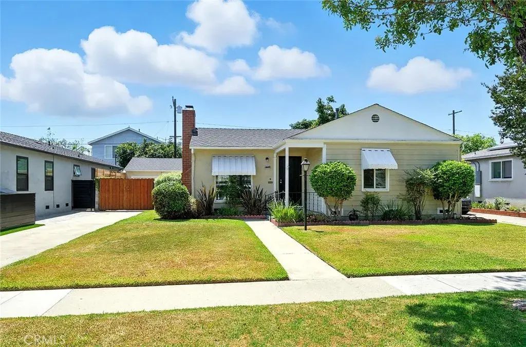 1901 N Bellflower Boulevard, Long Beach