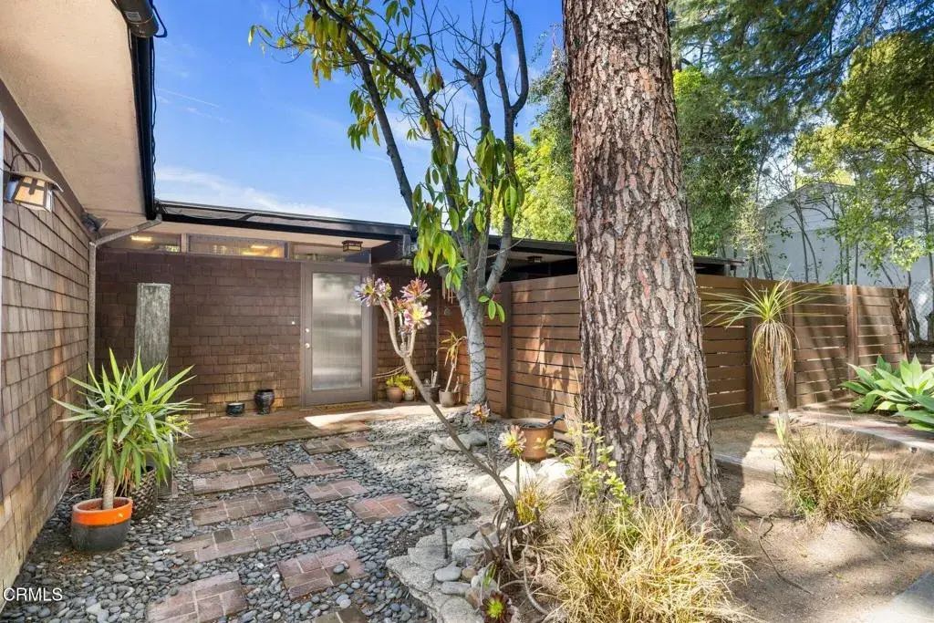 4639 El Camino Corto, La Canada Flintridge