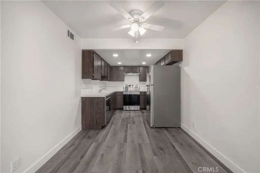 1246 Patricia Avenue 26, Simi Valley