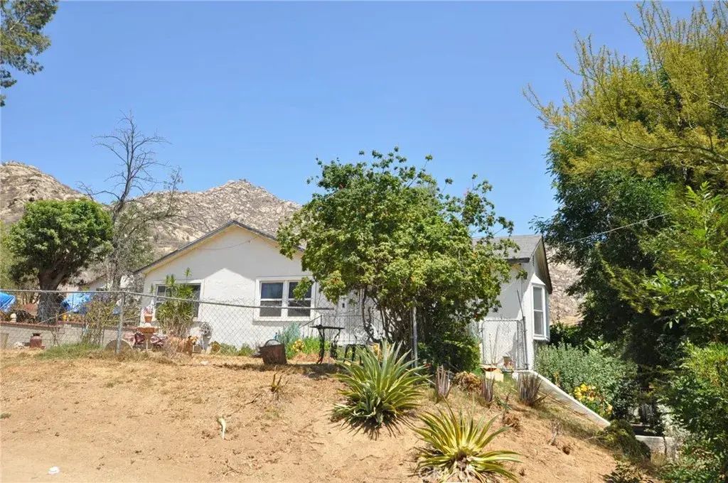 2090 Mt Vernon Avenue, Riverside