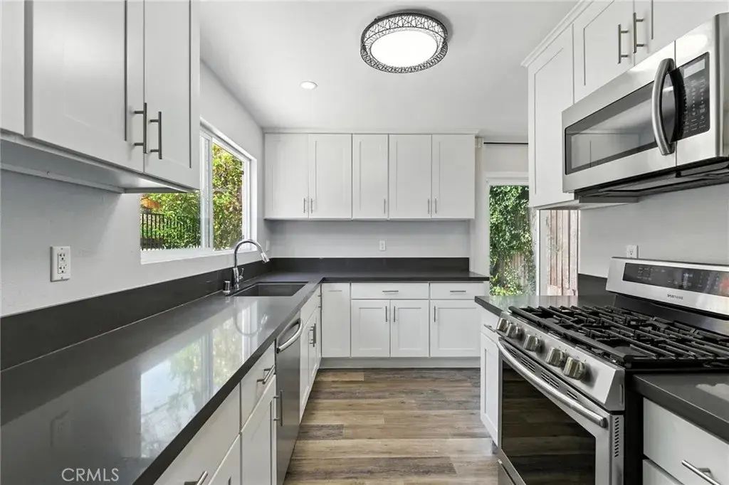 5439 S La Cienega Boulevard, Ladera Heights