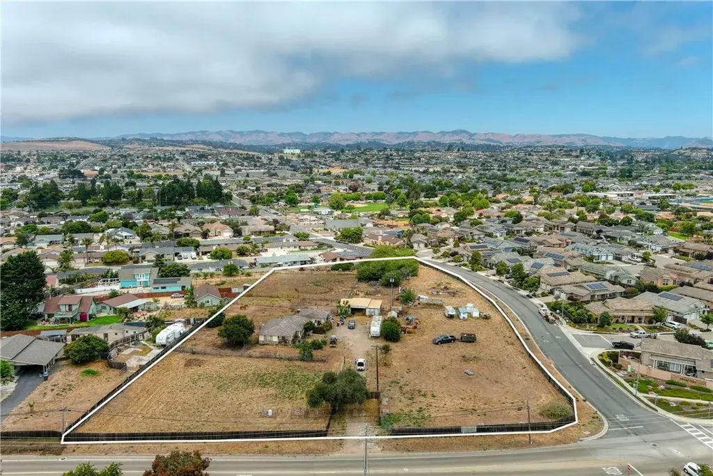 1591 Farroll, Grover Beach