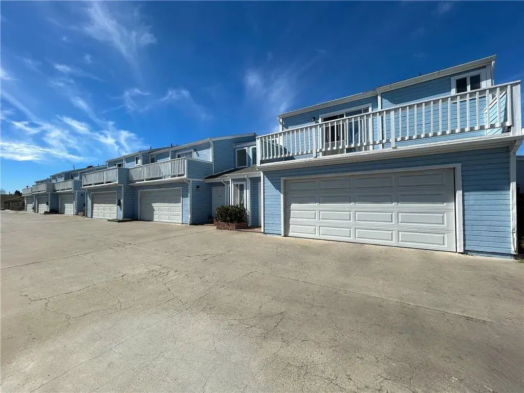 435 E Newlove Drive, Santa Maria