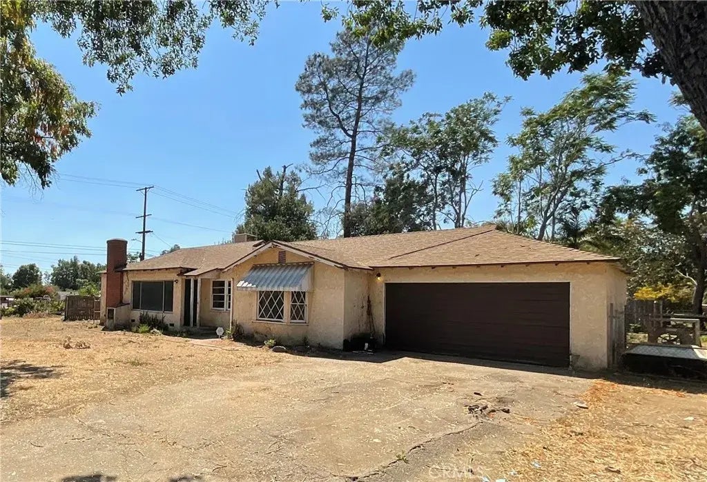 13655 Sayre Street, Sylmar