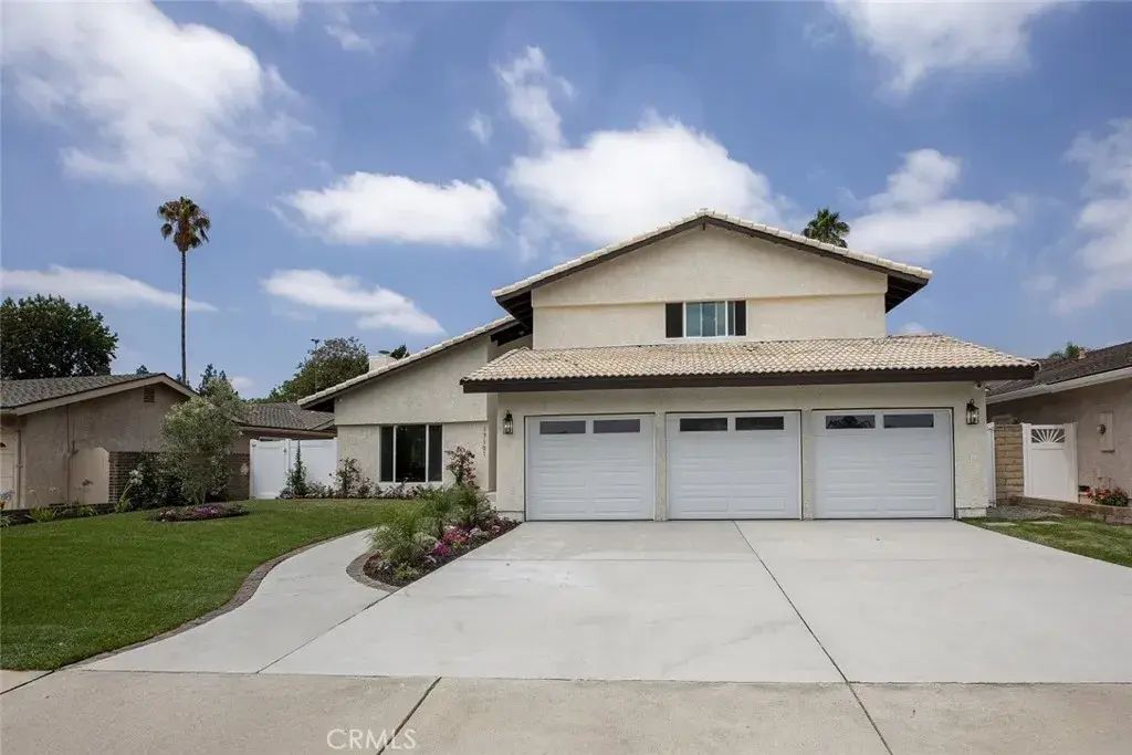 17101 Dearborn Street, Northridge