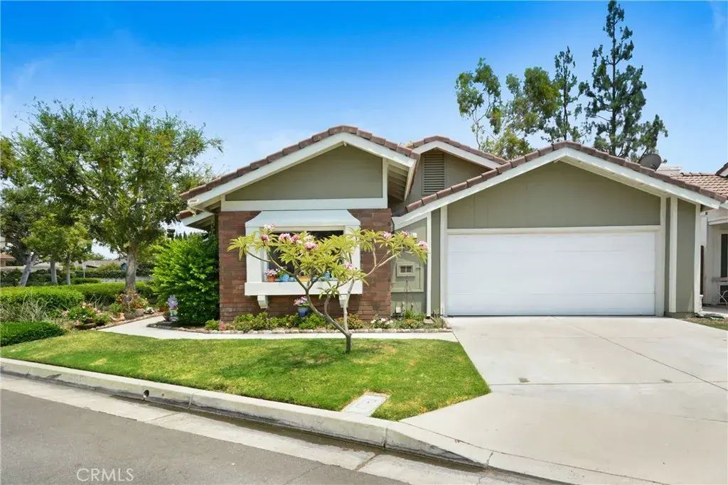 2671 N River Trail Road, Orange