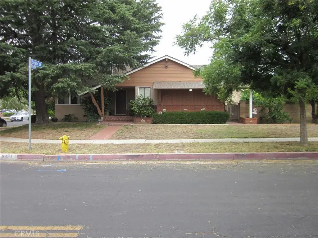 9931 Memory Park Avenue, Mission Hills (san Fernando)