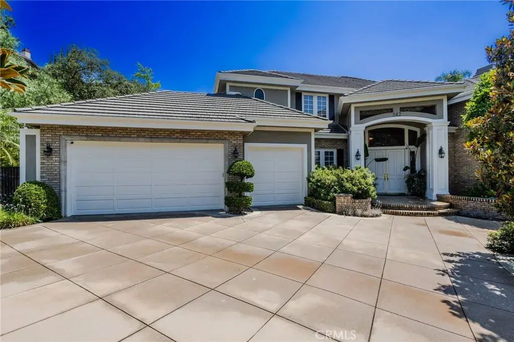 582 N Alta Vista Avenue, Monrovia