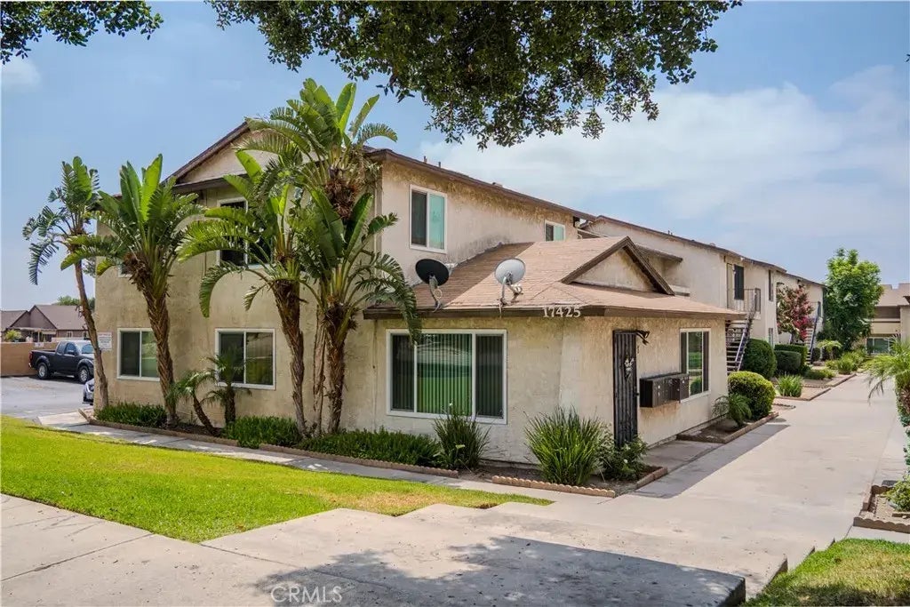 17425 Arrow Boulevard 8, Fontana